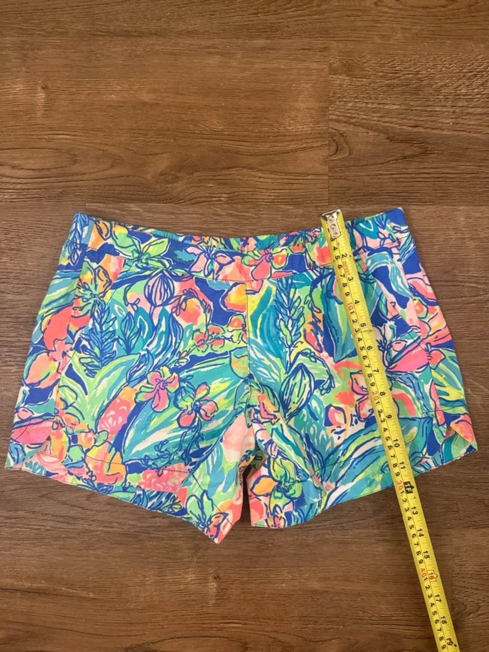 Lilly Pulitzer Tropical Floral Print Shorts in Blue, Pink & Green Size XS
